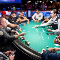 det är roligt att spela poker på internet